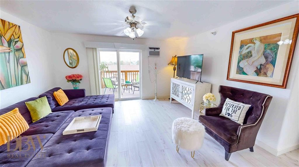 2850 Kent Ave — photo 9 of 25