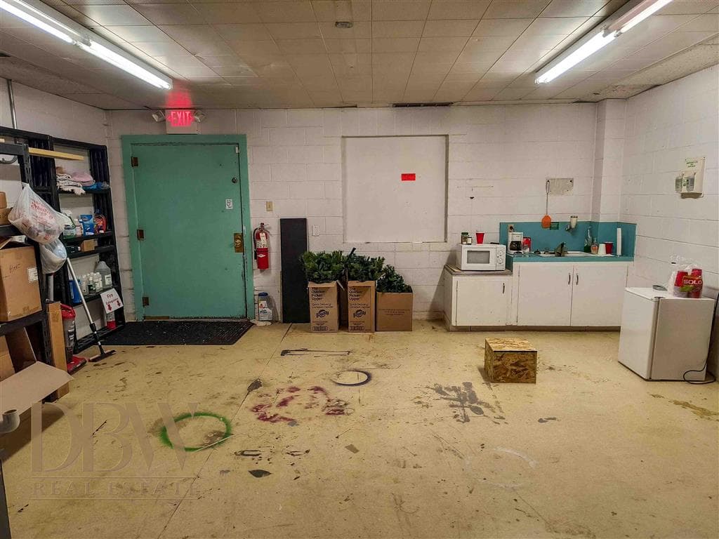 459 Nevada Ave — photo 7 of 8
