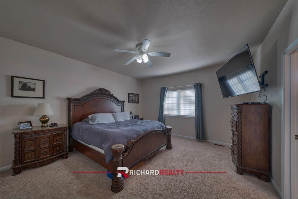 926 33rd St — photo 18 of 25