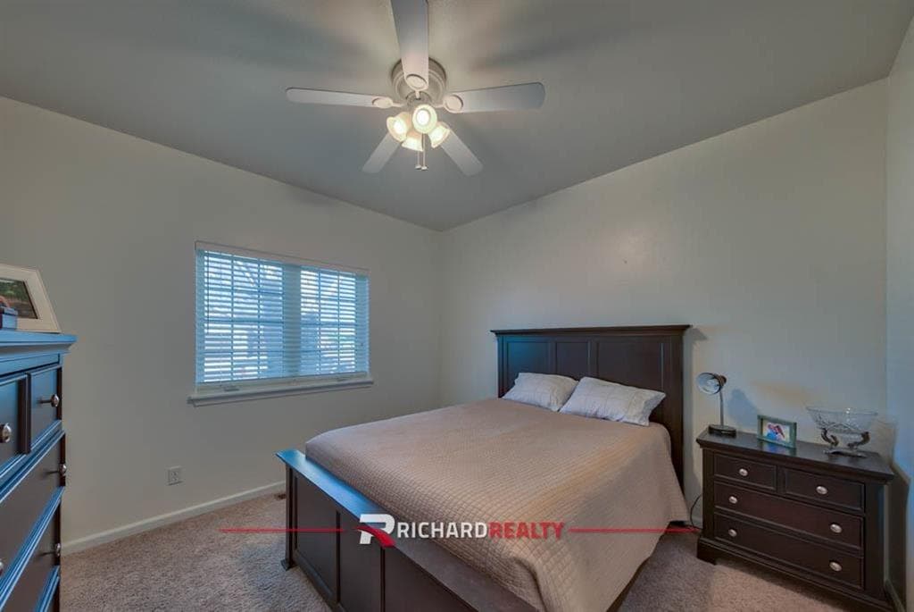 926 33rd St — photo 23 of 25