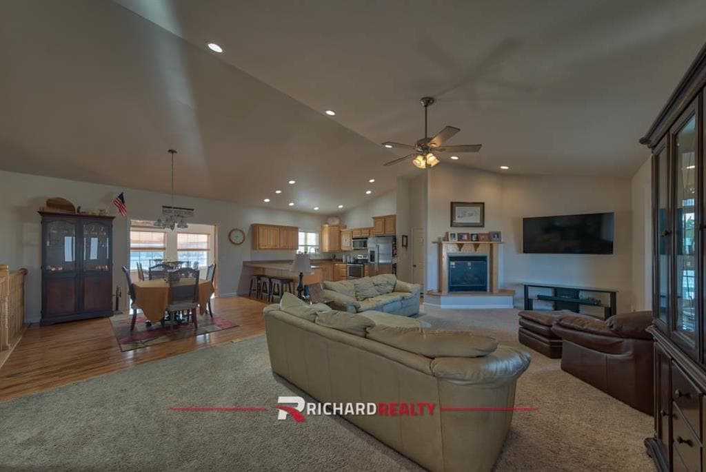 926 33rd St — photo 5 of 25