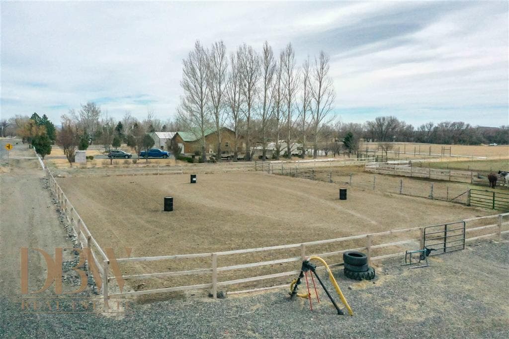 1010 Lane 11 1/2 — photo 20 of 25