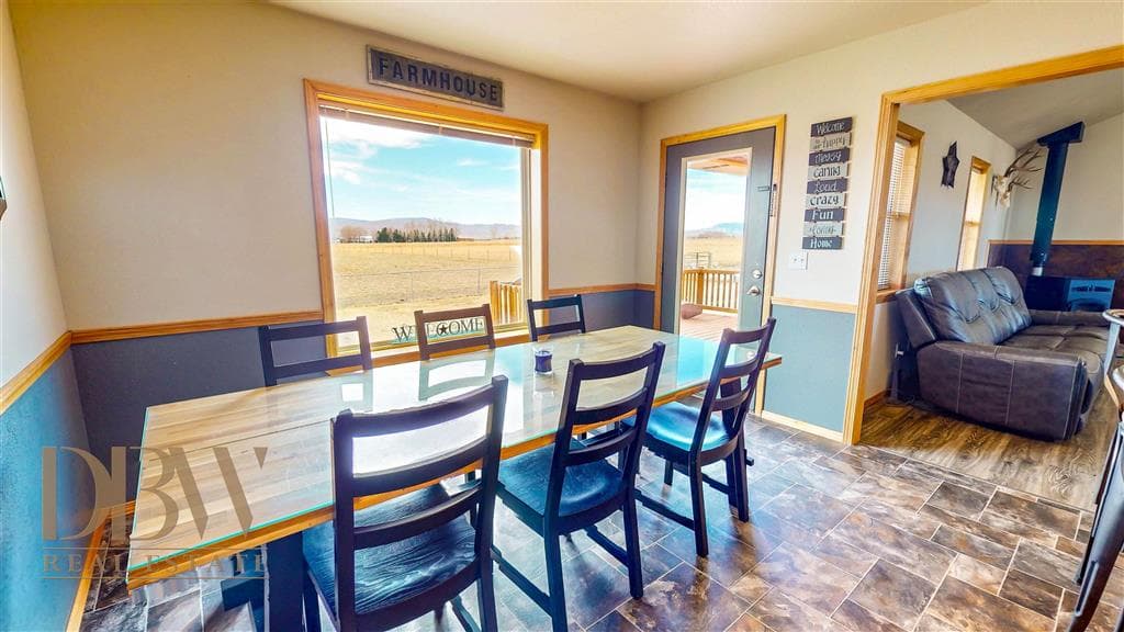 1010 Lane 11 1/2 — photo 5 of 25