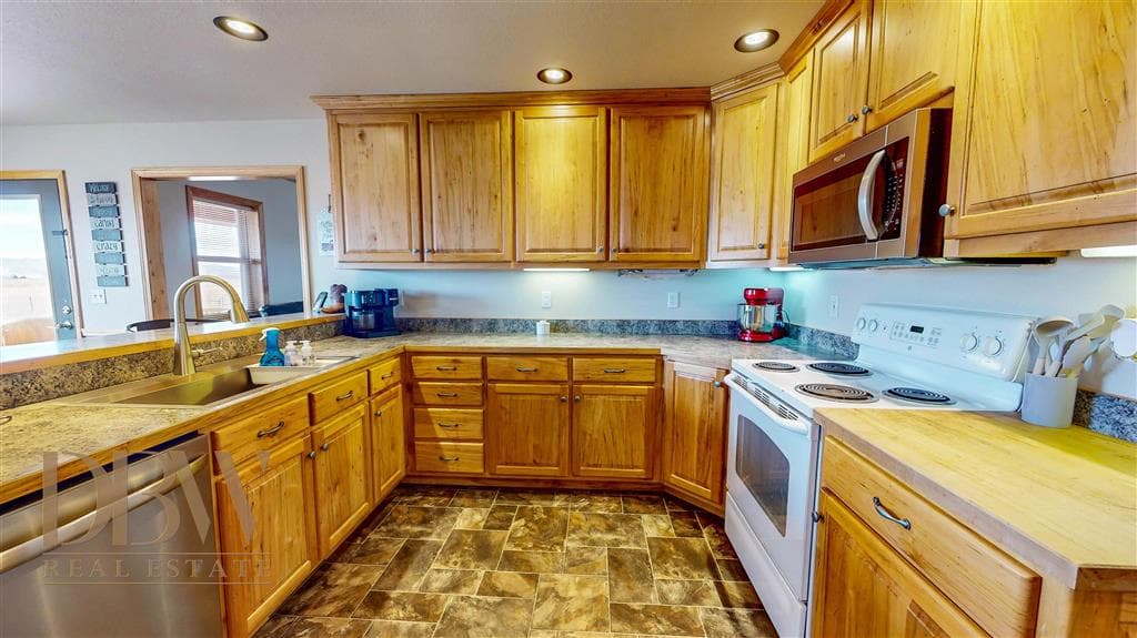 1010 Lane 11 1/2 — photo 7 of 25