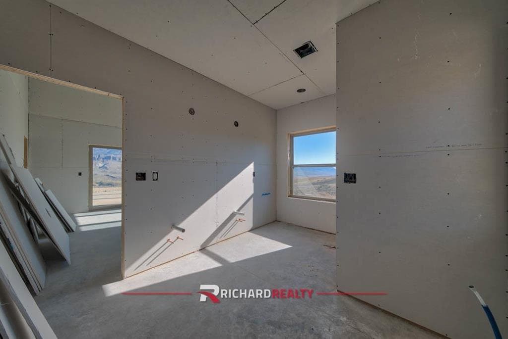 88 Irene Dr — photo 14 of 22