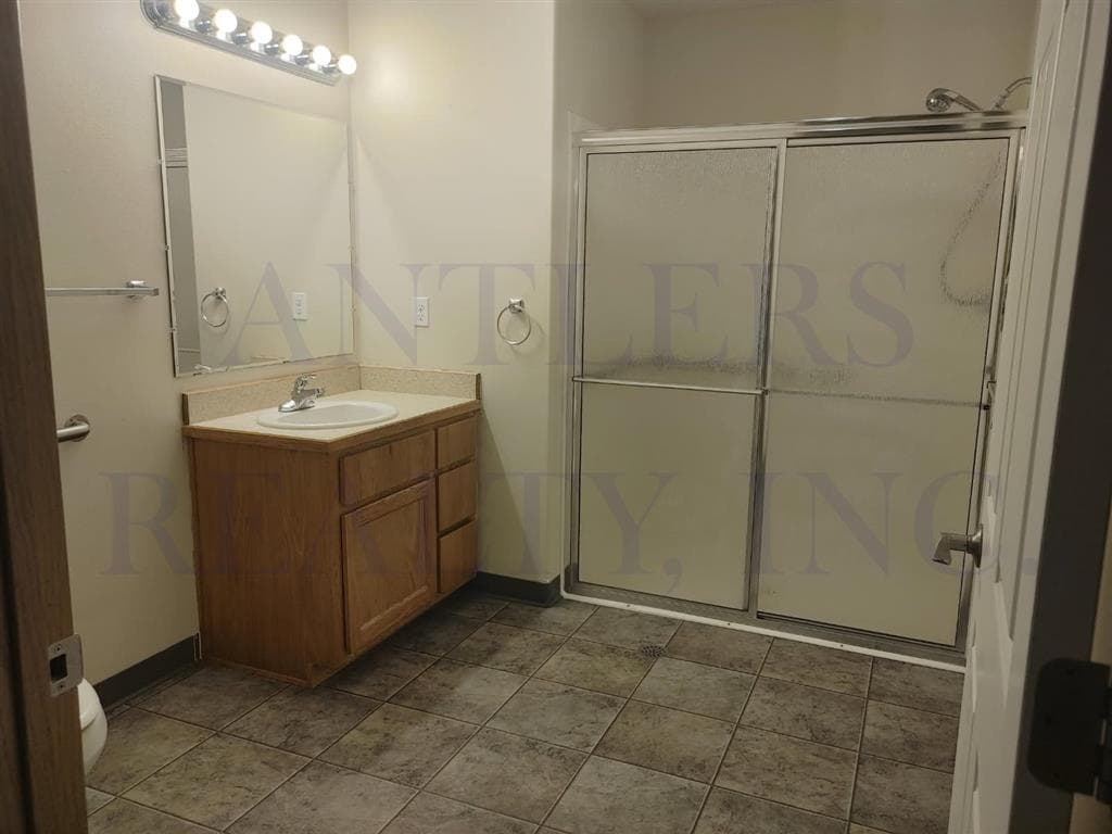 2844 Kent Ave — photo 5 of 8