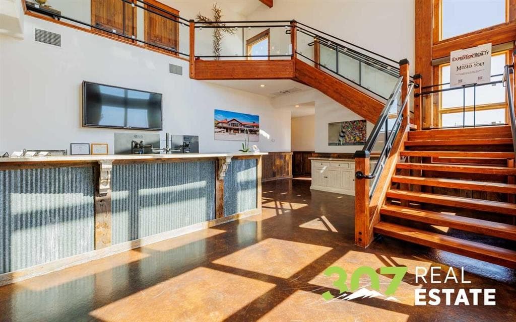 3243 Big Horn Ave — photo 2 of 25