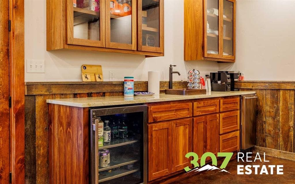 3243 Big Horn Ave — photo 13 of 25