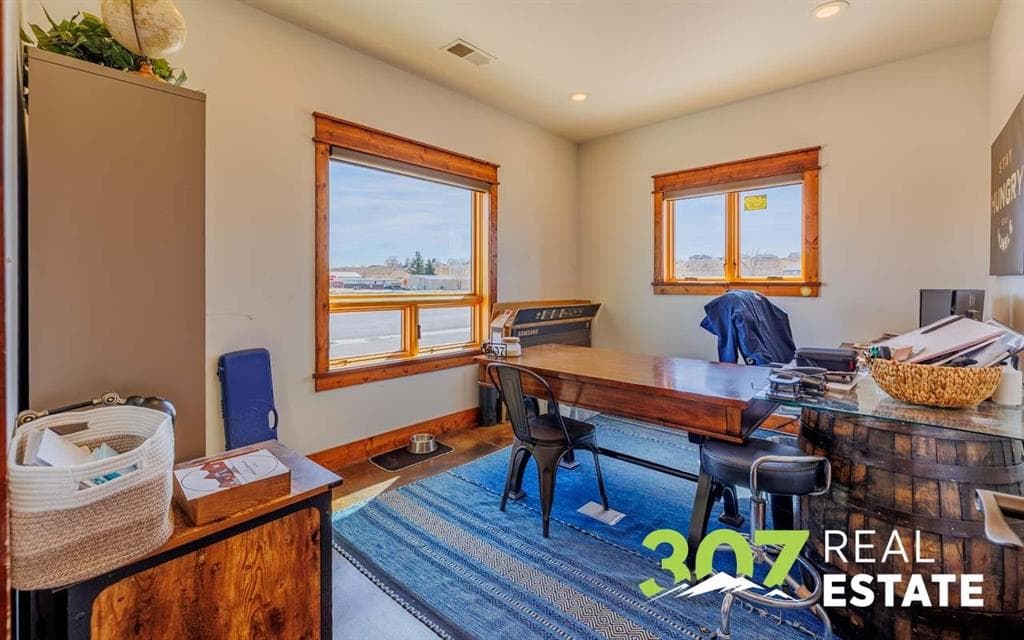 3243 Big Horn Ave — photo 14 of 25