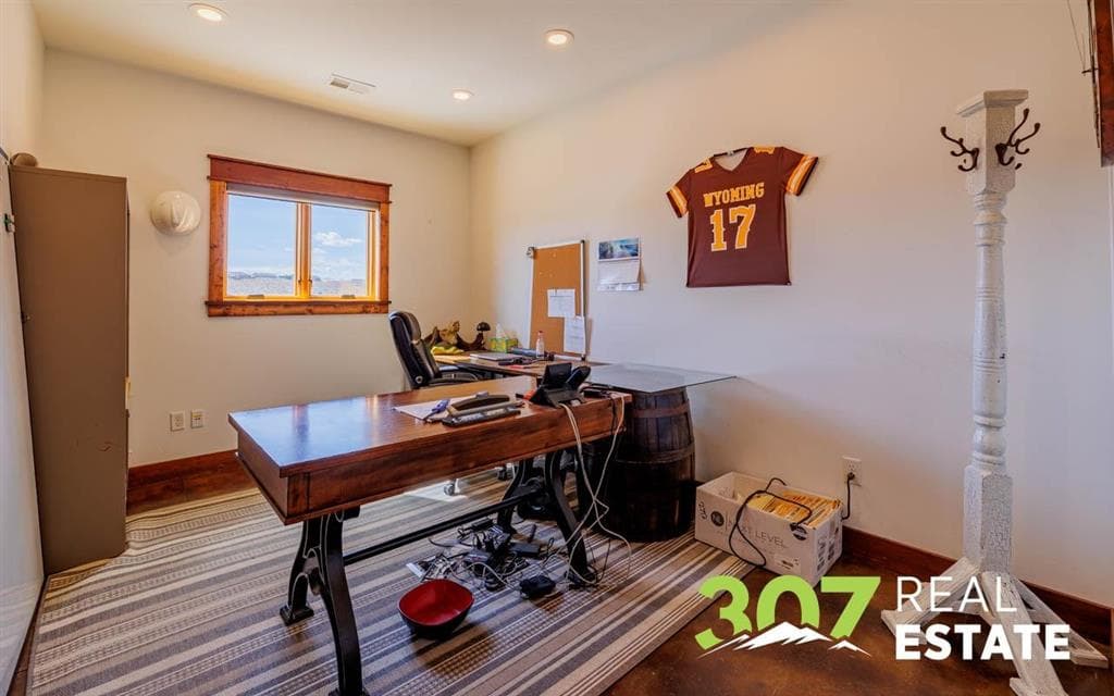 3243 Big Horn Ave — photo 15 of 25