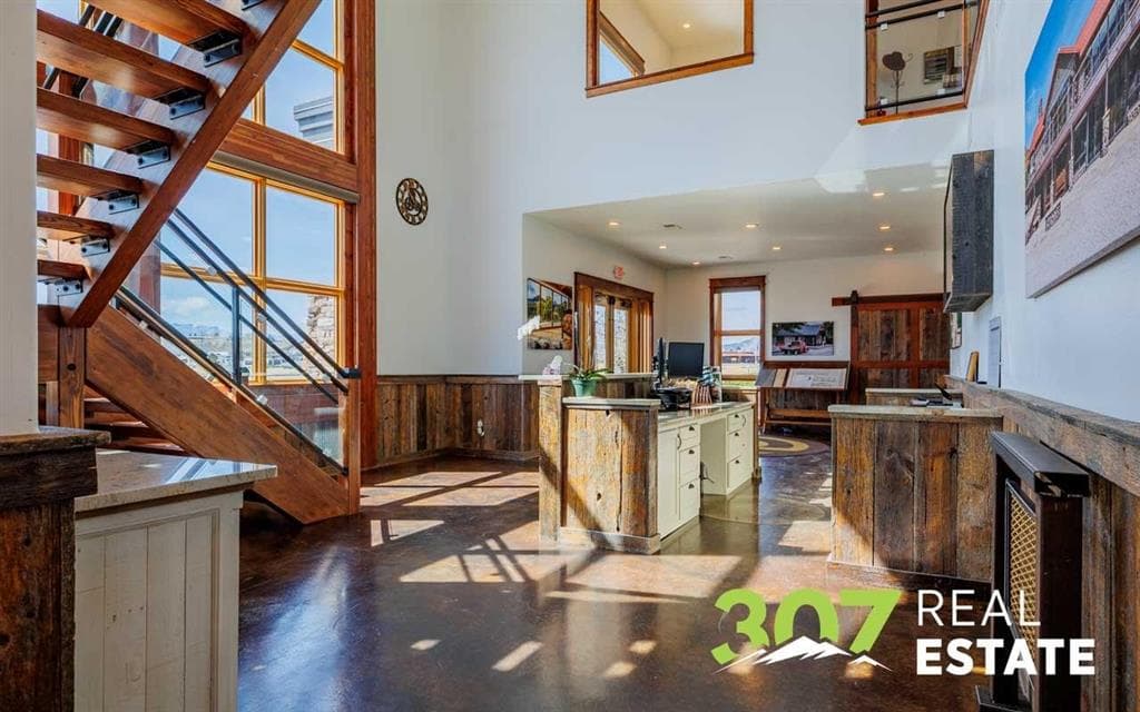 3243 Big Horn Ave — photo 3 of 25