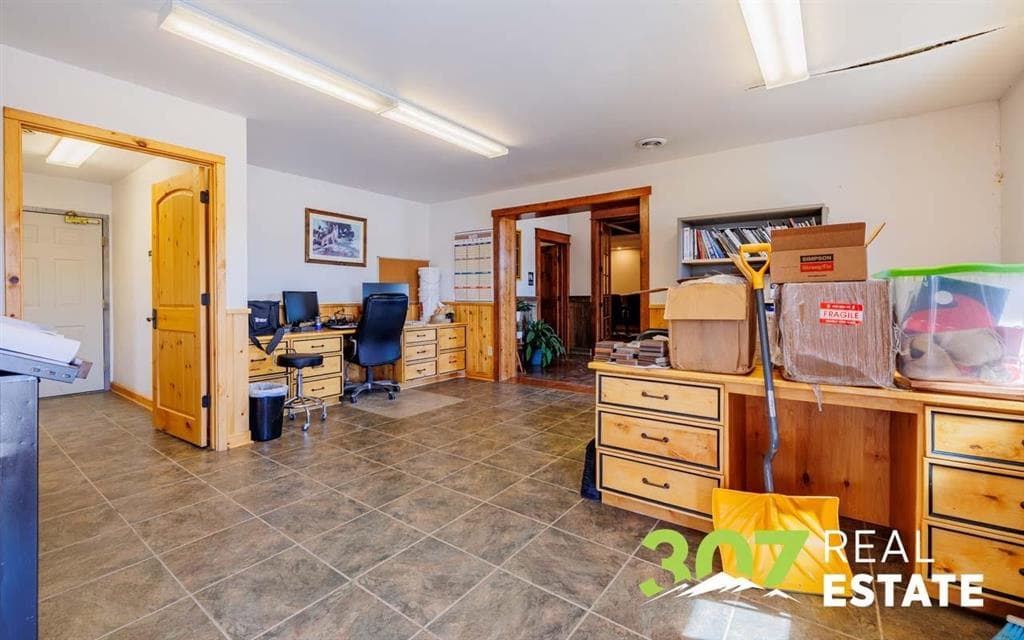 3243 Big Horn Ave — photo 21 of 25