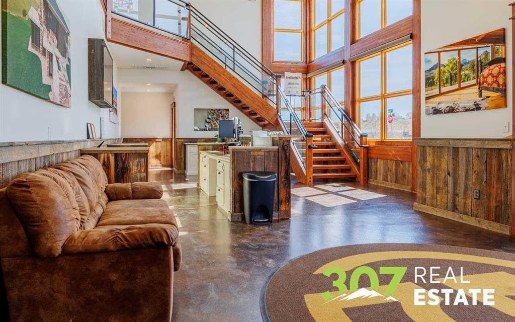 3243 Big Horn Ave — photo 5 of 25