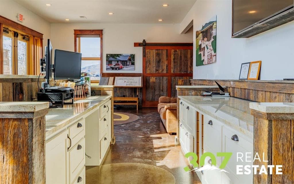 3243 Big Horn Ave — photo 7 of 25