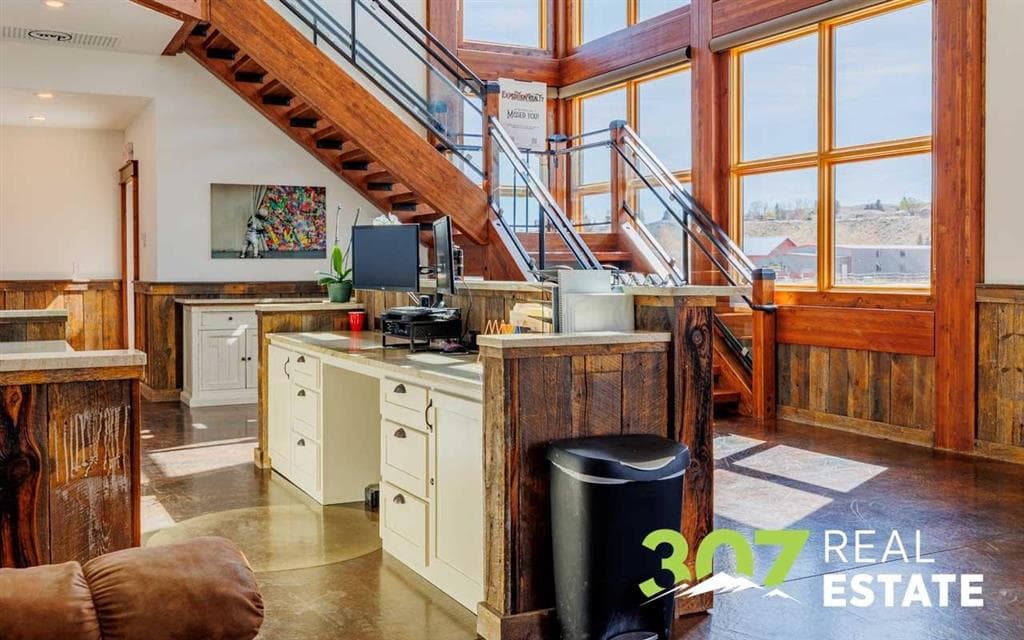 3243 Big Horn Ave — photo 8 of 25