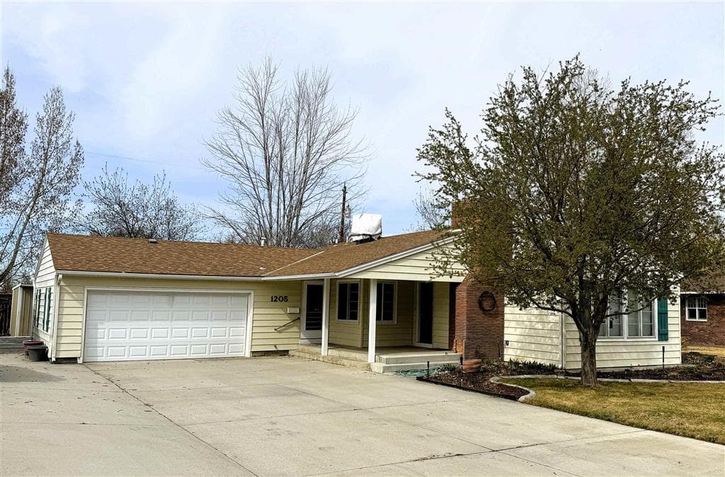 1205 Circle Rd — photo 4 of 25