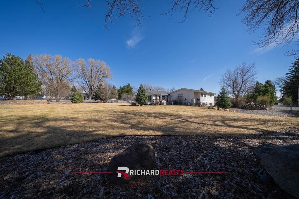 1044 Stampede Ave — photo 7 of 25