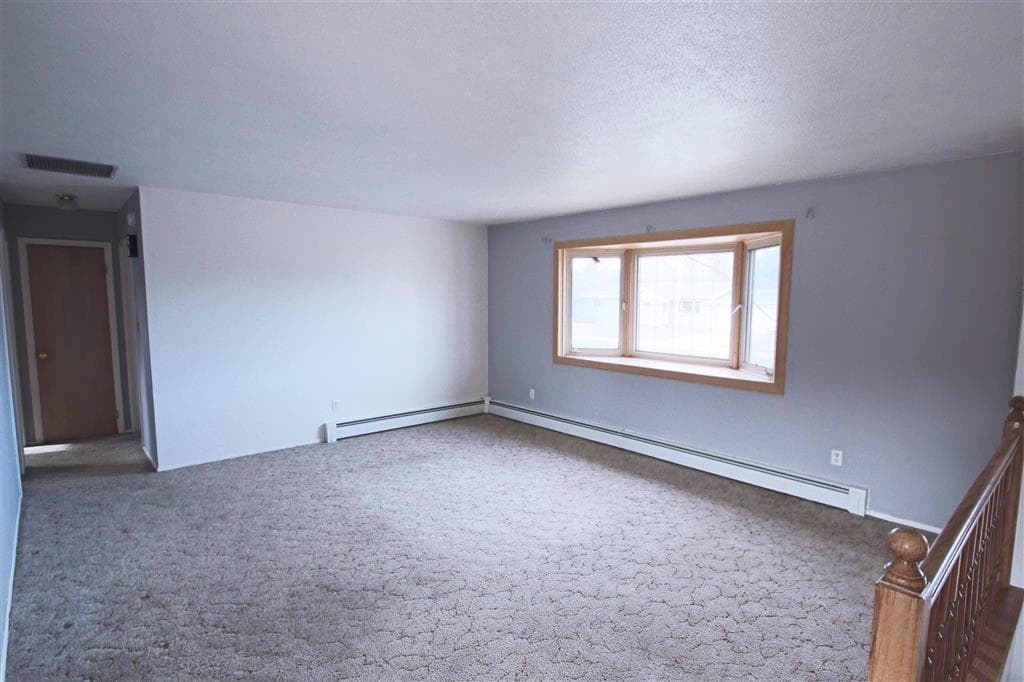 1314 Meadow Ln Ave — photo 3 of 25