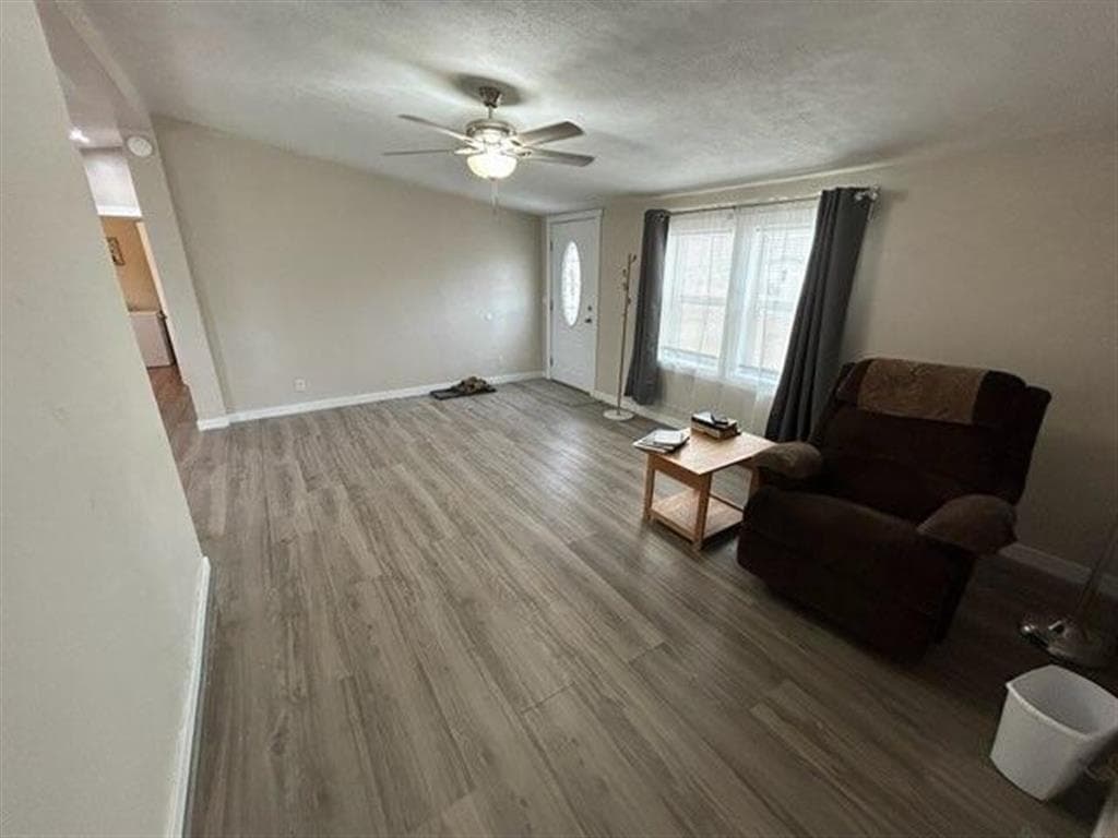 854 N 8th St — photo 4 of 18