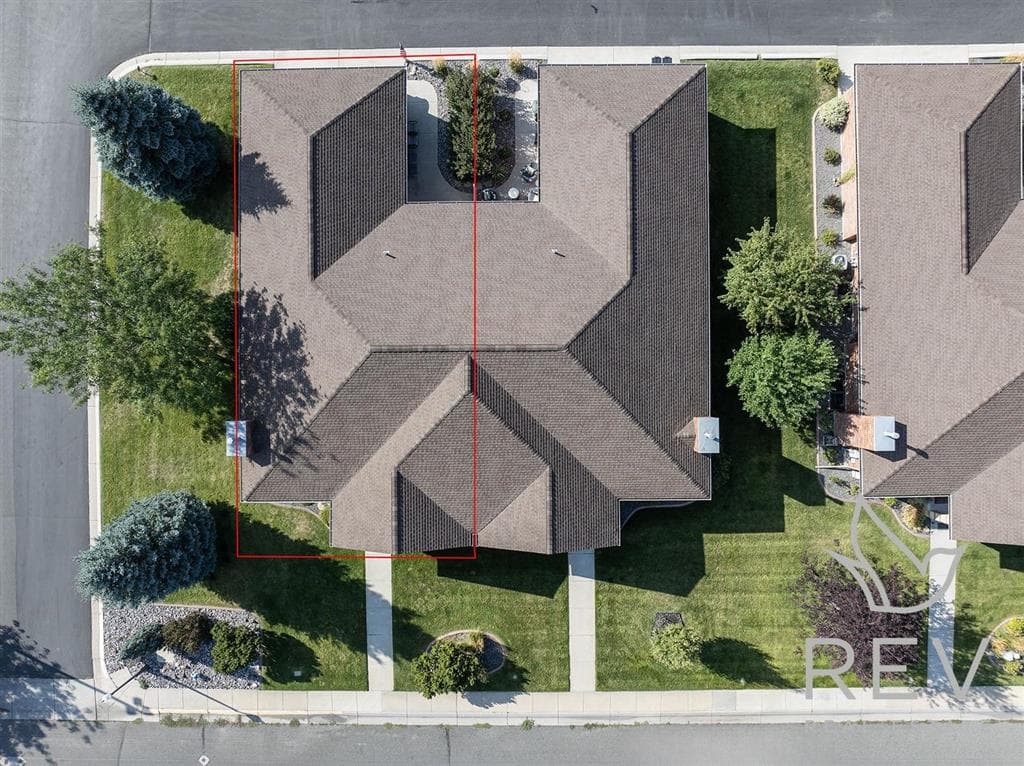 2332 Pioneer Ave — photo 11 of 25