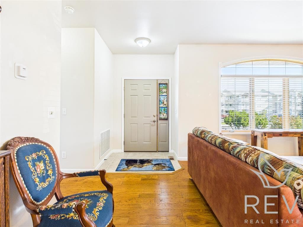 2332 Pioneer Ave — photo 16 of 25