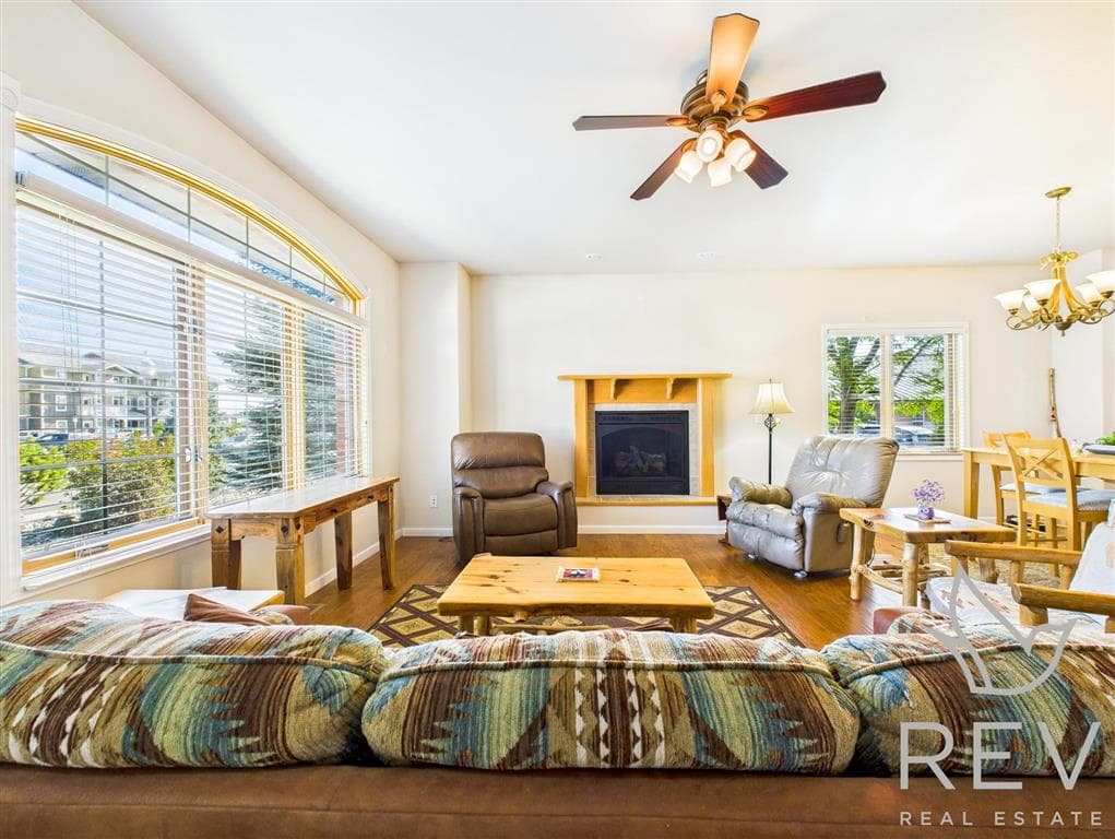 2332 Pioneer Ave — photo 18 of 25