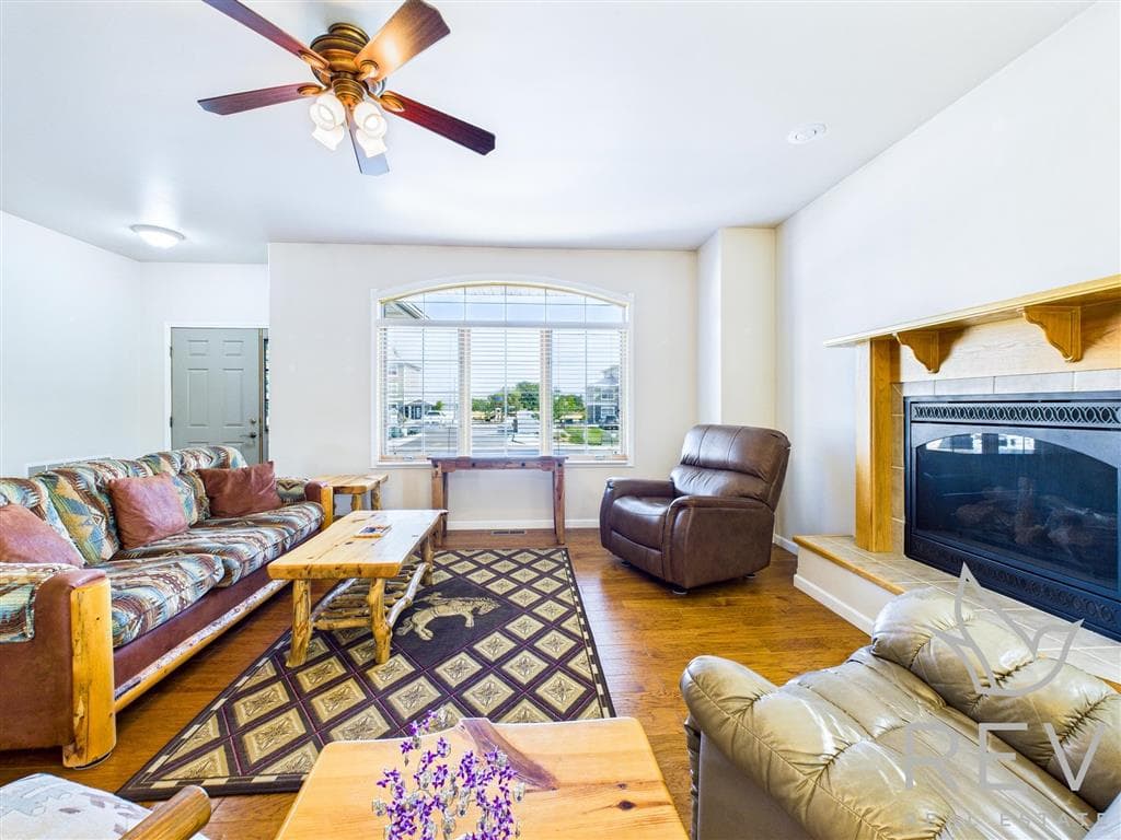 2332 Pioneer Ave — photo 19 of 25