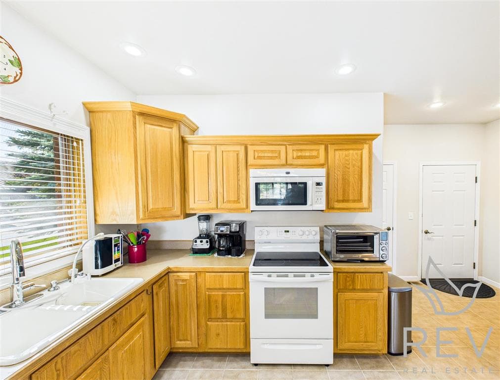 2332 Pioneer Ave — photo 25 of 25