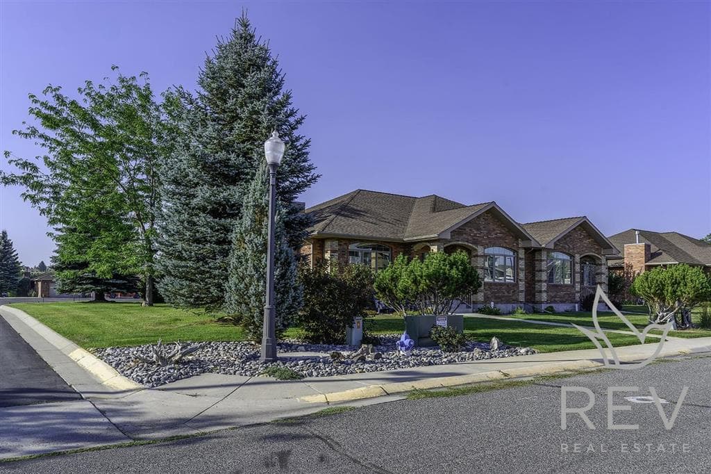 2332 Pioneer Ave — photo 10 of 25