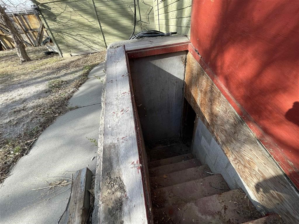 506 6th St S — photo 8 of 9