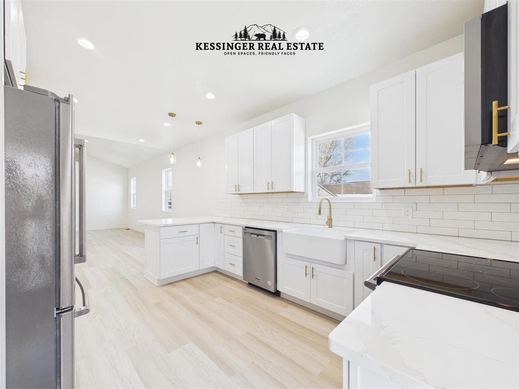 272 Park Ave — photo 20 of 25