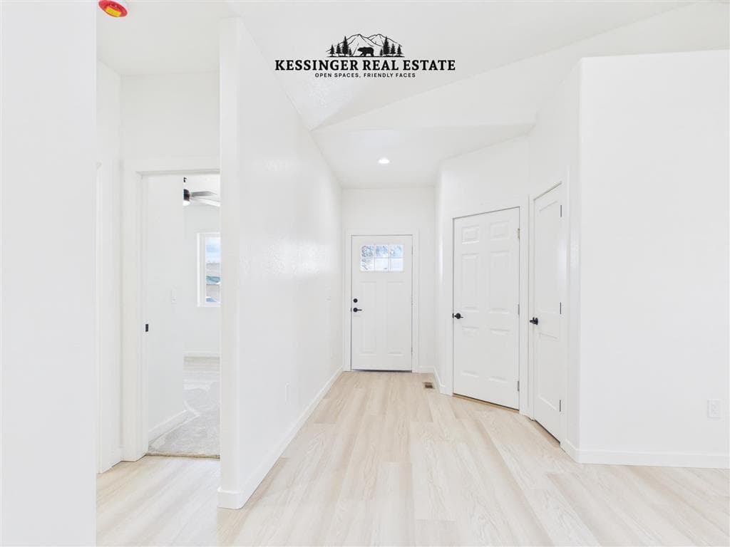 272 Park Ave — photo 4 of 25