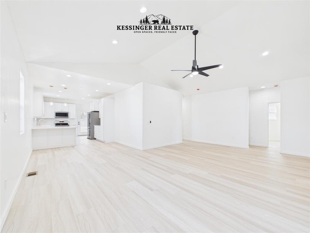 272 Park Ave — photo 8 of 25