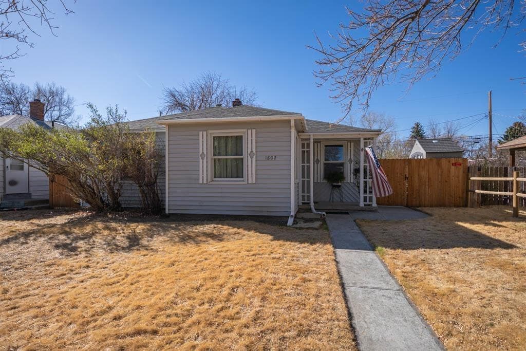 1802 Salsbury Ave — photo 3 of 25