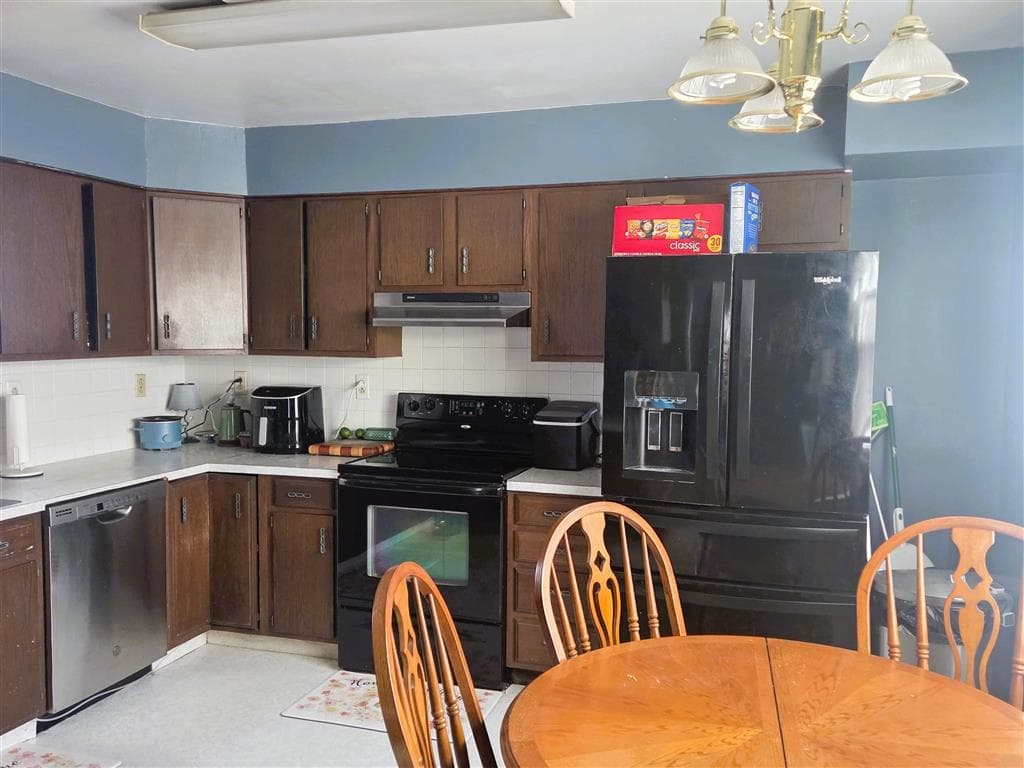 1021 Culbertson Ave — photo 11 of 25