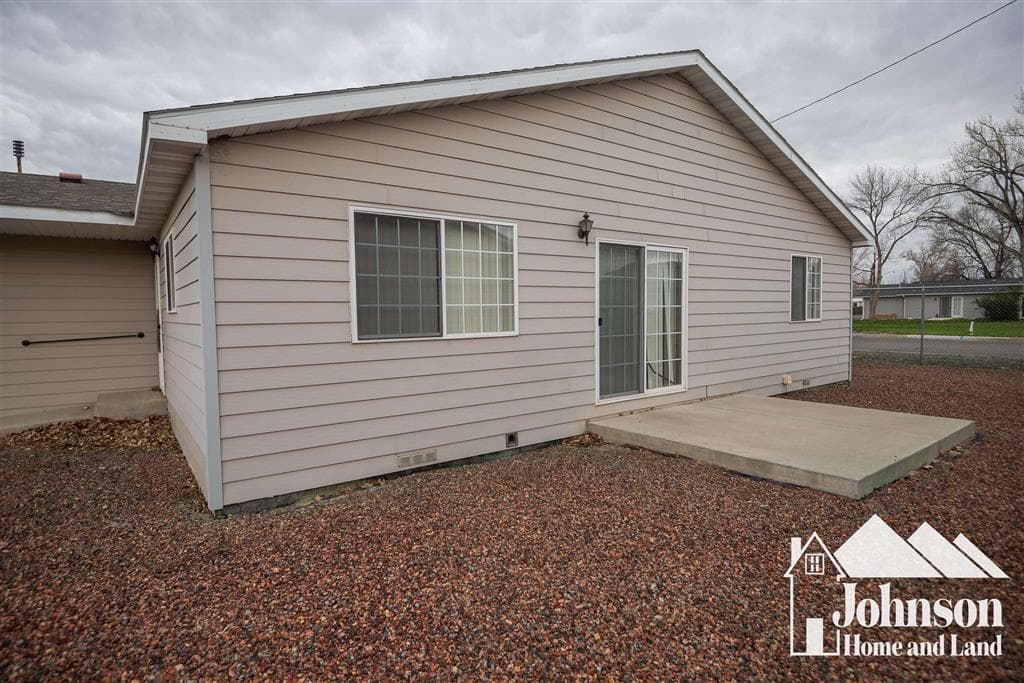 100 Sunset Drive — photo 16 of 16