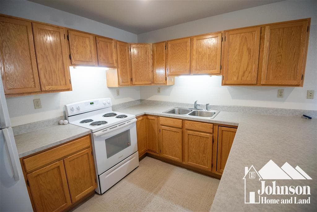 100 Sunset Drive — photo 4 of 16