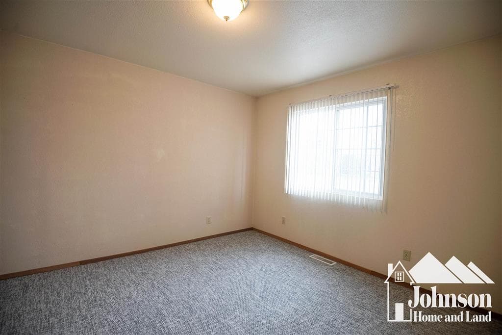 100 Sunset Drive — photo 8 of 16