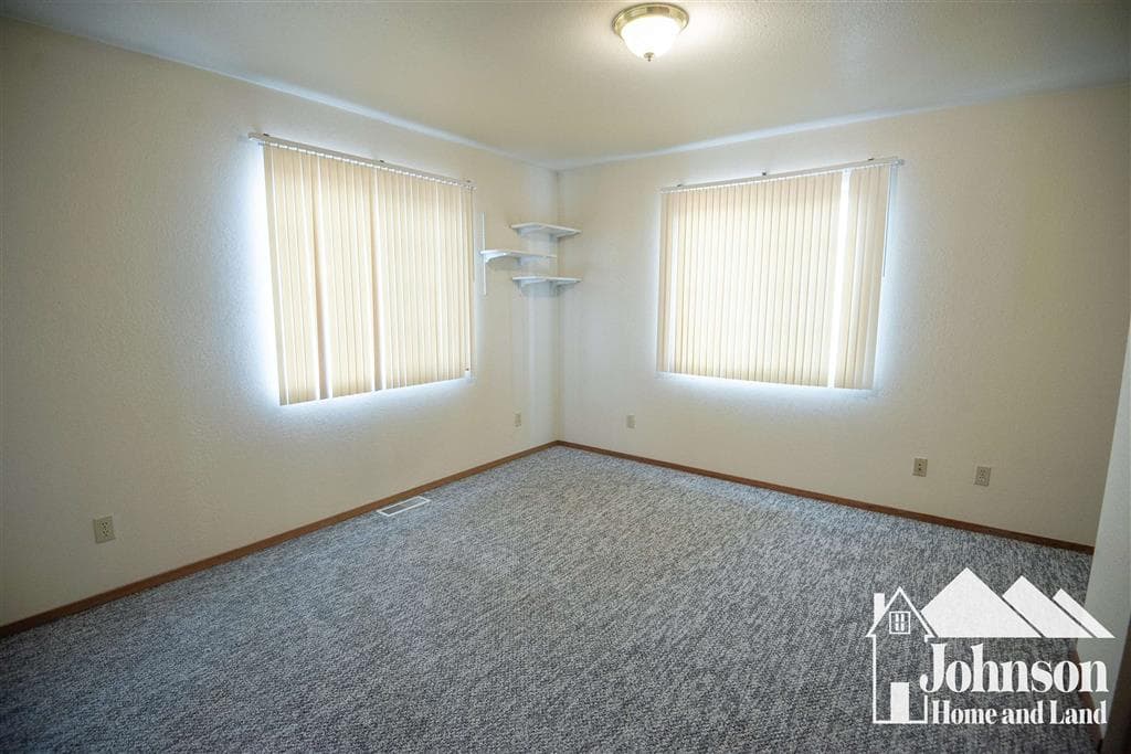 100 Sunset Drive — photo 9 of 16