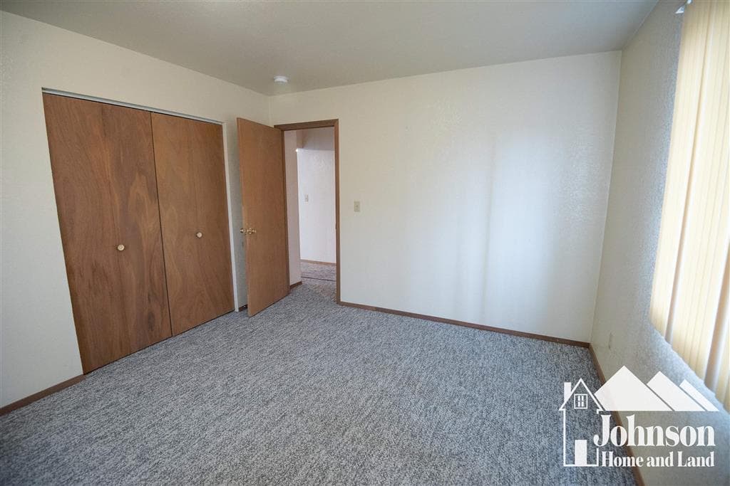 100 Sunset Drive — photo 10 of 16