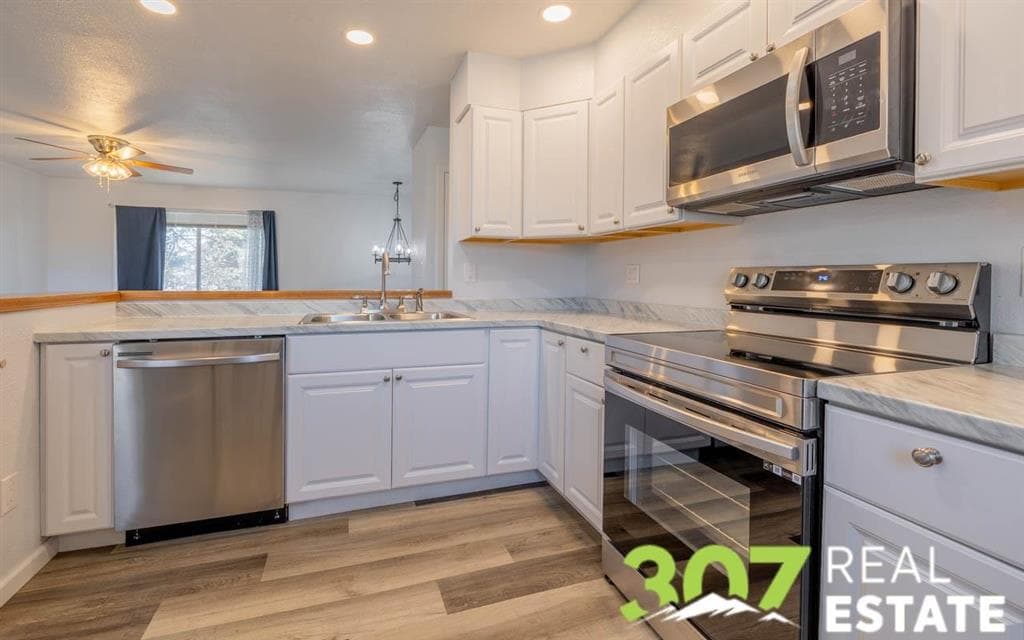 1607 Park Ln — photo 7 of 25