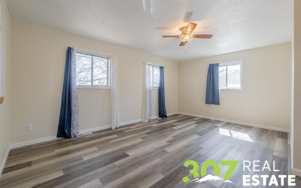 1607 Park Ln — photo 9 of 25