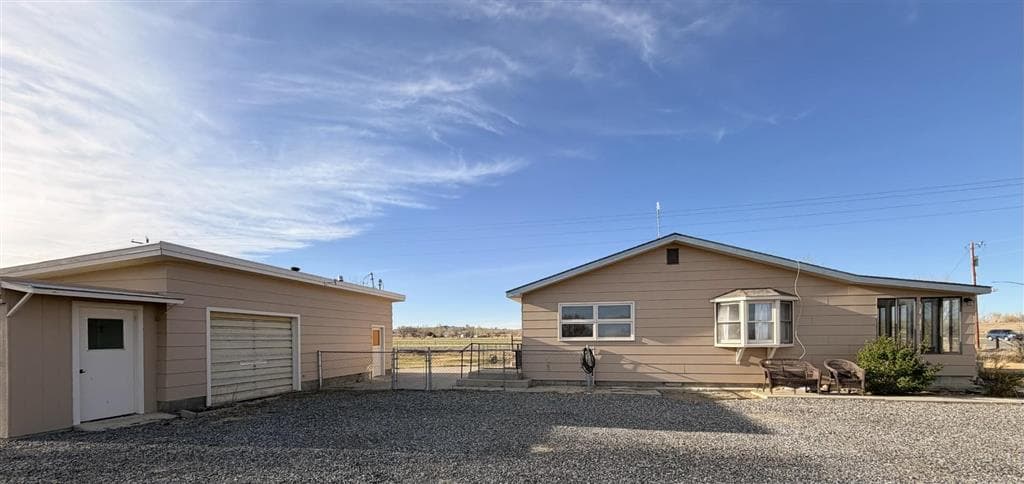 700 Big Horn Ave — photo 2 of 3