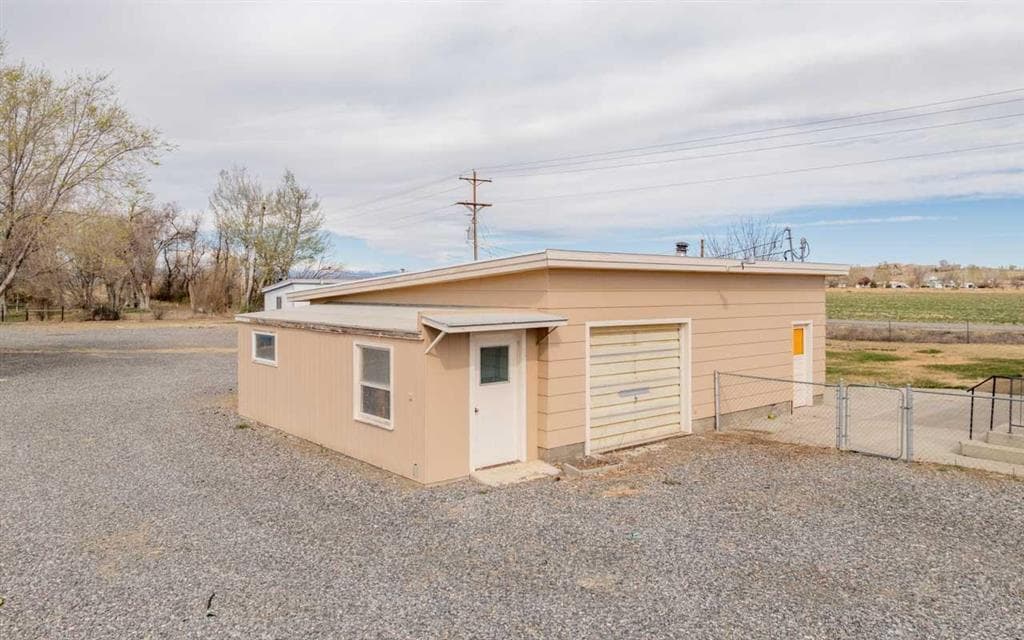 700 Big Horn Ave — photo 17 of 25