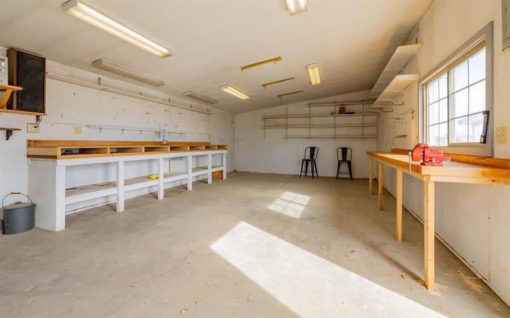 700 Big Horn Ave — photo 21 of 25