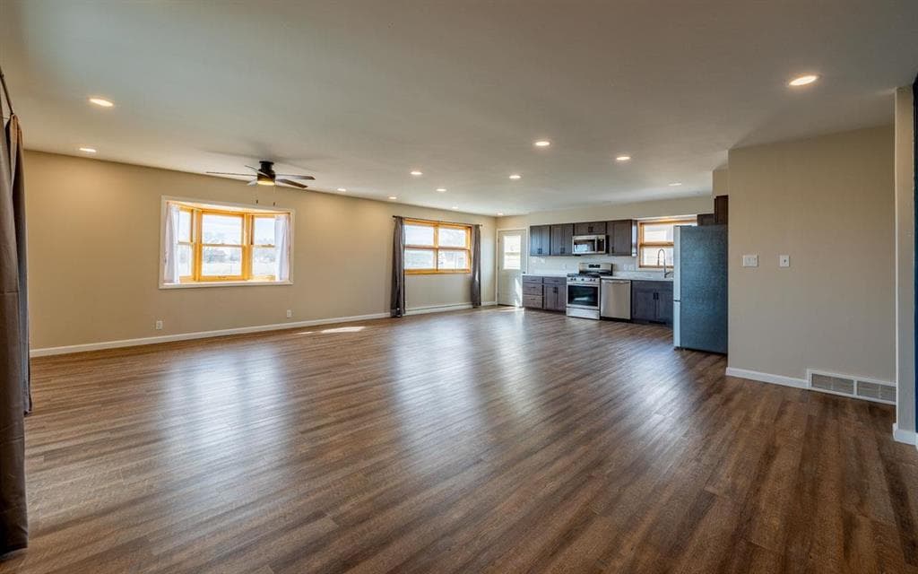 700 Big Horn Ave — photo 8 of 25