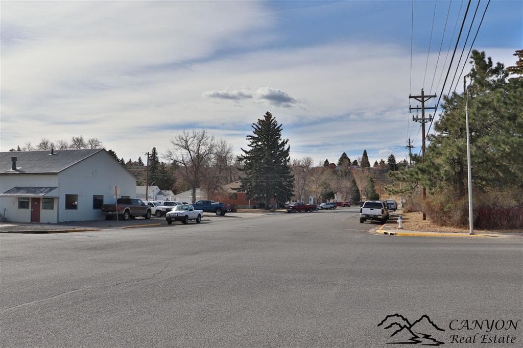 1831 Sheridan Ave — photo 11 of 12