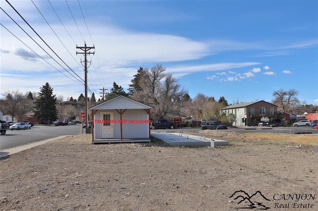 1831 Sheridan Ave — photo 12 of 12