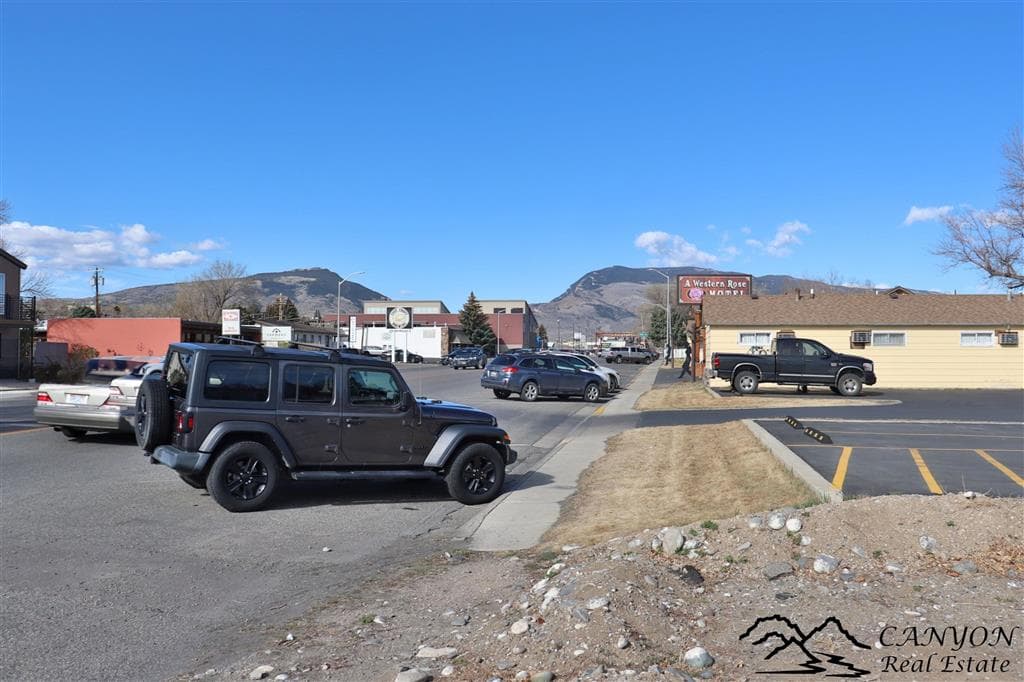 1831 Sheridan Ave — photo 8 of 12