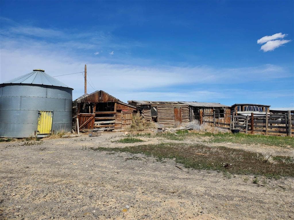 1281 Hwy 30 — photo 5 of 12